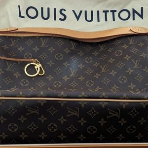 Louis Vuitton MM Delightful Monogram